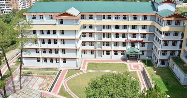 NIT हमीरपुर में लैब अटेंडेंट सहित तीन लोगों से 10.67 ग्राम चिट्टा बरामद