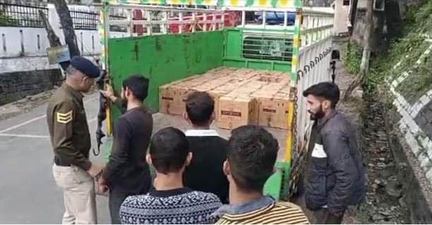 आचार संहिता के बीच जोगिंद्रनगर में पुलिस ने पकड़ी अंग्रेजी शराब की बड़ी खेप…