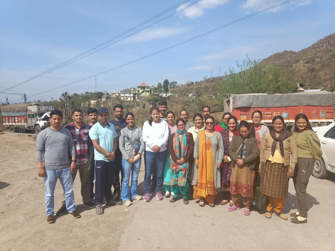 ग्रेटे हिमालय नेशनल पार्क के 22 लोगो का एक समूह गुजरात दौरे पर