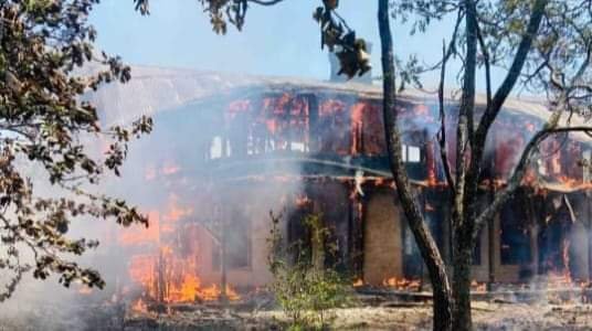 पर्यटन नगरी कसौली के गुलहाड़ी में एक पुराने भवन में लगी आग,करीब 75 हज़ार का हुआ नुकसान