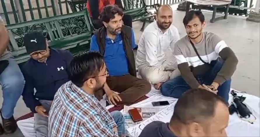 विनाश पहाड़ों और प्रकृति के साथ मानव के द्वारा किए गए छेड़छाड़ का नतीजा है:टिकेंदर