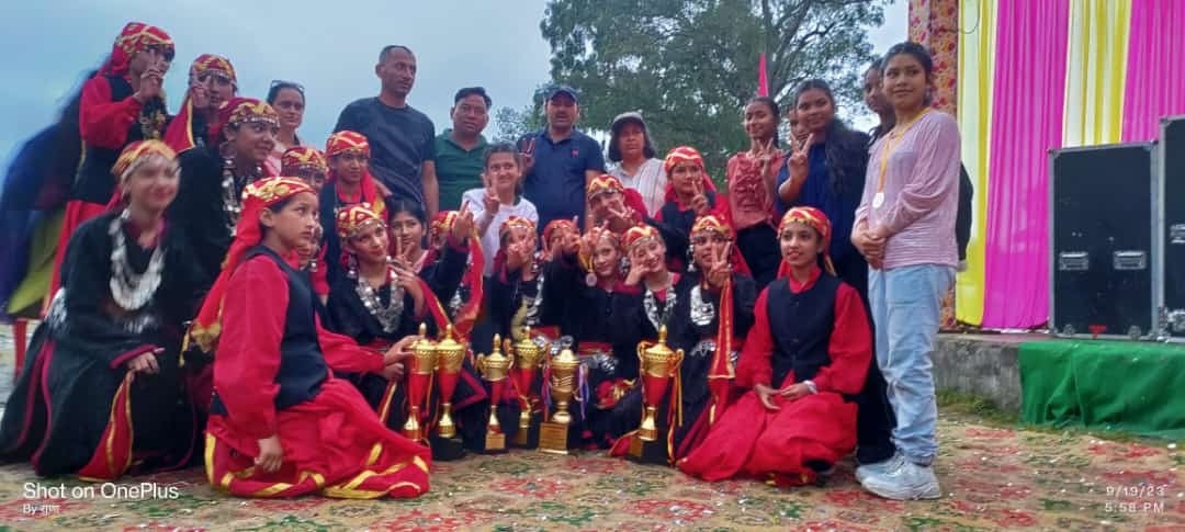 मशोबरा खंड की छात्राओं ने पांच ट्राॅफी जीत कर रचा इतिहास