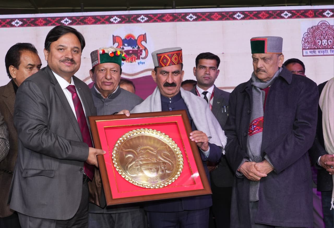 CM presides over concluding cultural evening of International Lavi Fair