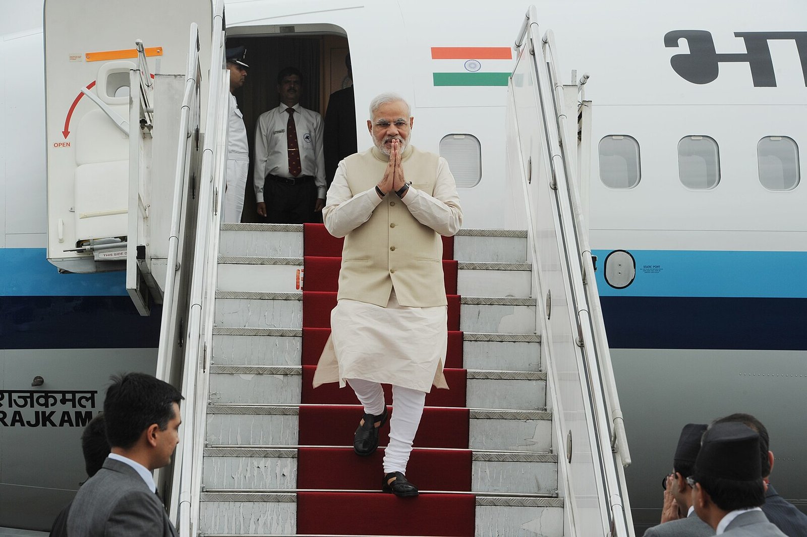 PM Modi Waits 45 Minutes at Delhi Airport to Ensure Smooth Travel for NEET Aspirants