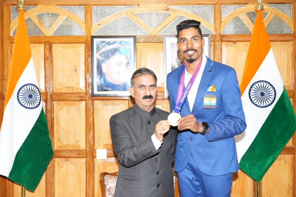 CM congratulates Nishad Kumar on winning gold at Asian Para Games