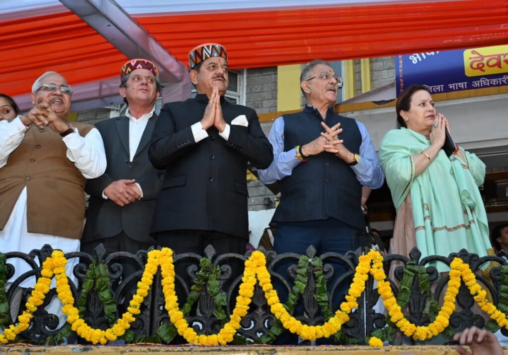 Governor inaugurates International Kullu Dussehra Festival