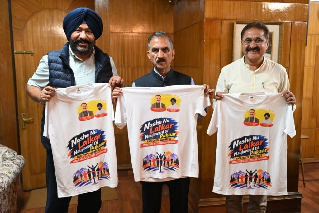 CM launches t-shirt for ‘Nashe Nu Lalkaar, Naujawani Di Pukaar’ campaign