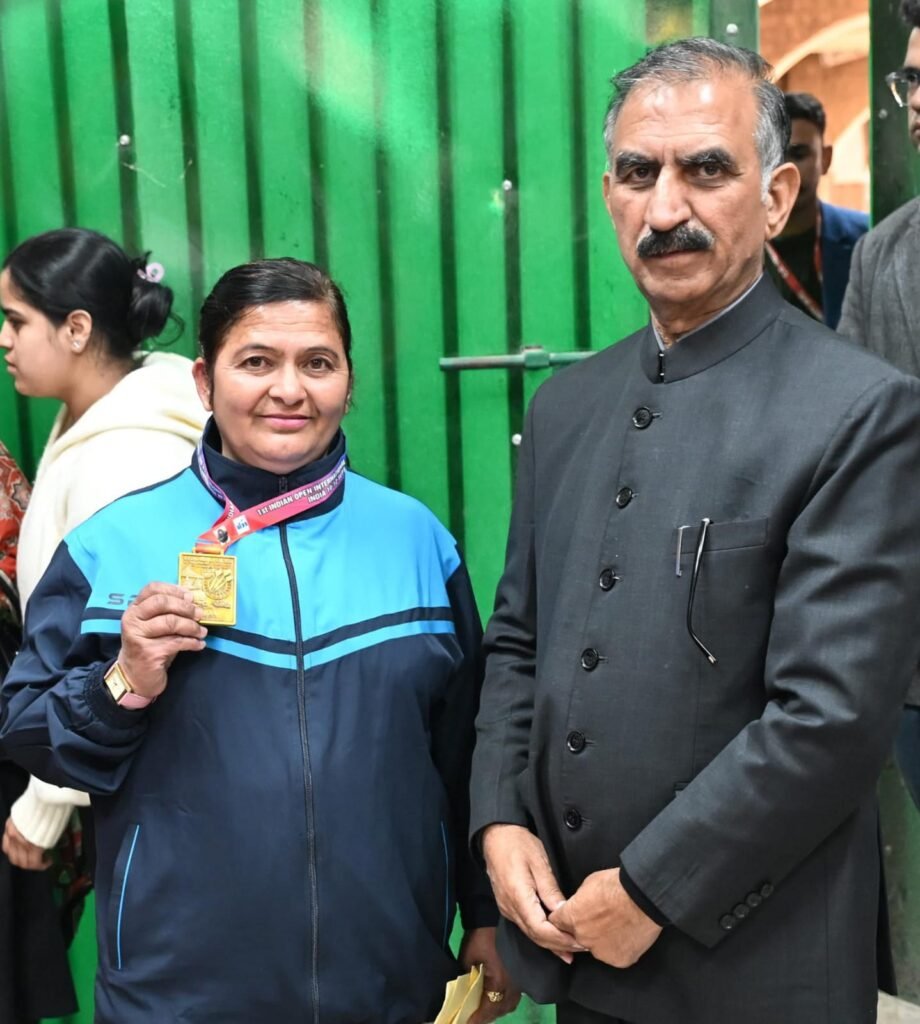 CM Sukhu Congratulates Secretariat Employee Krishana Thakur on Winning Gold Medal